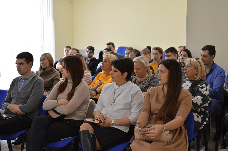 Врачи-стоматологи посетили обучающий семинар Поволоцкого Виталия Семёновича